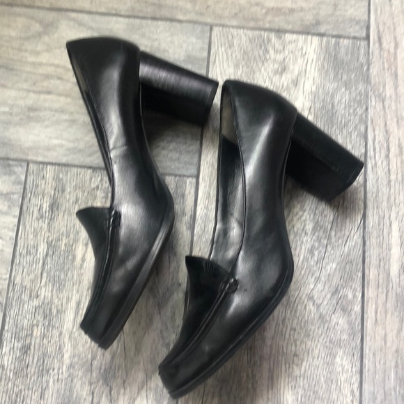 Lightly used Loafers - Picture 3 of 7